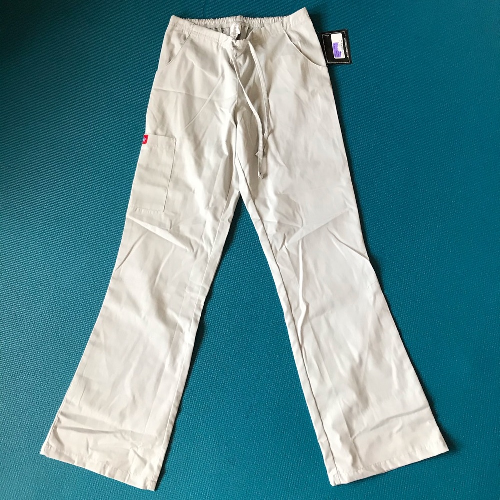 Dickies light gray pants XS NWT

(Bin #H)